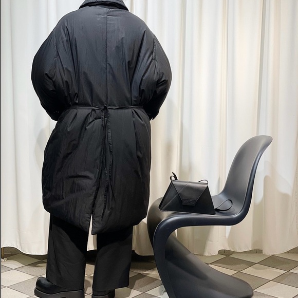 MM6 MAISON MARGIELA
OVERSIZE COAT
Size: 40, Color: BLACK - Picture 4 of 4